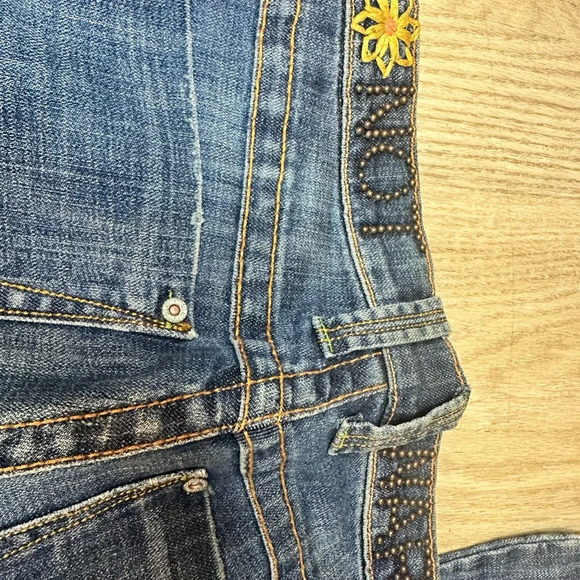 Frankie B Jeans Make Love Not War. - Picture 6 of 9